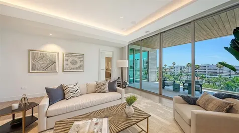 1561 Gulf Of Mexico Drive Longboat Key FL 34228