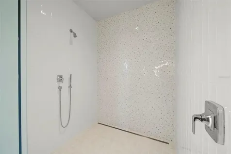 1561 Gulf Of Mexico Drive Longboat Key FL 34228