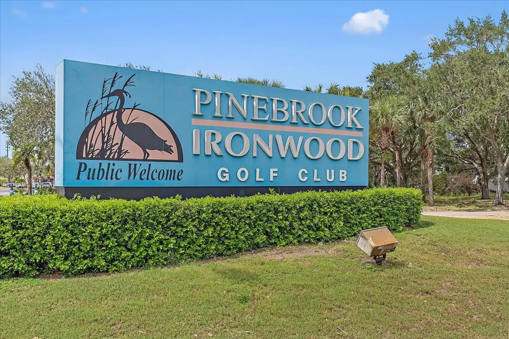 4210 Ironwood Circle Bradenton FL 34209