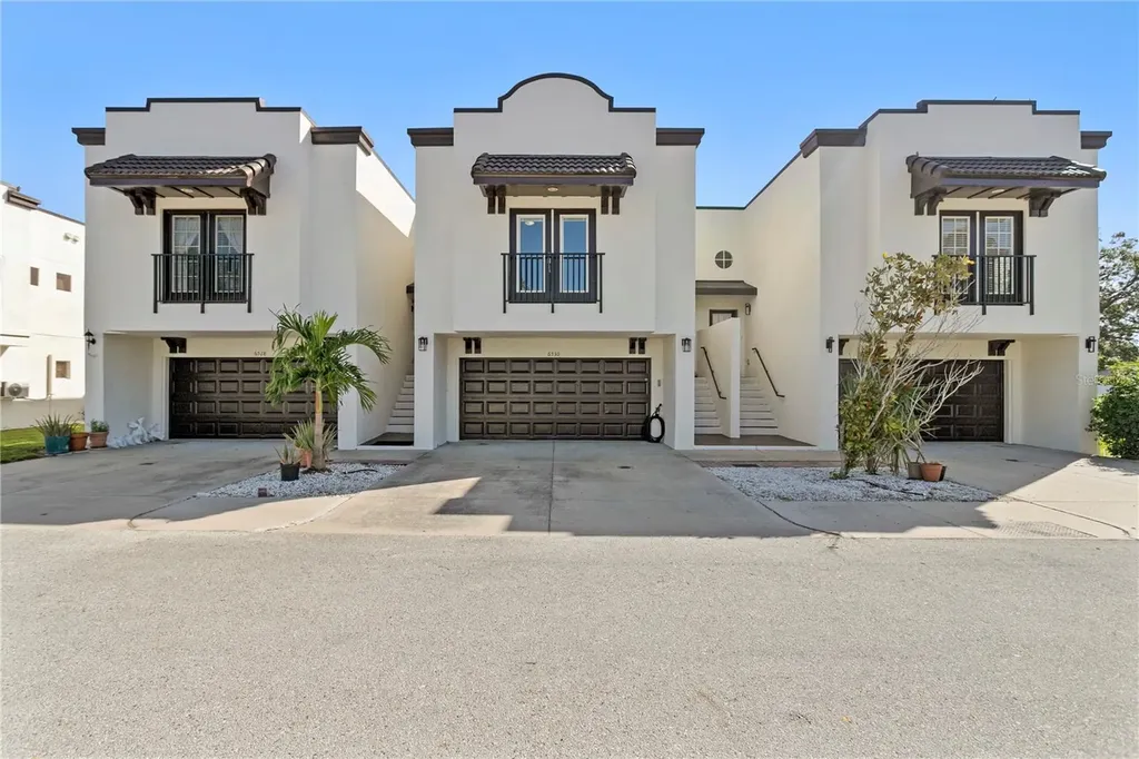 6530 Biscayne Shore Lane Tampa FL 33611