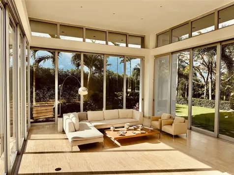 Urb. La Lomita Calle Vista Linda Guaynabo PR 00969