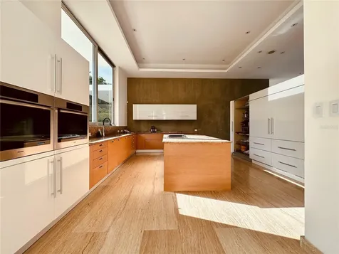Urb. La Lomita Calle Vista Linda Guaynabo PR 00969