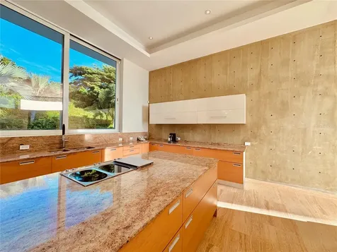 Urb. La Lomita Calle Vista Linda Guaynabo PR 00969