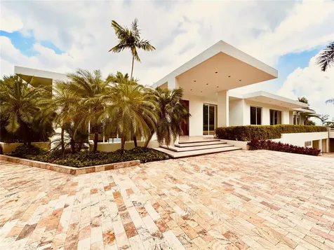 Urb. La Lomita Calle Vista Linda Guaynabo PR 00969