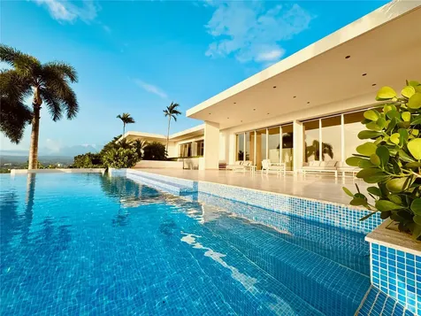 Urb. La Lomita Calle Vista Linda Guaynabo PR 00969