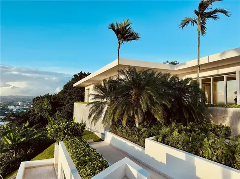 Urb. La Lomita Calle Vista Linda Guaynabo PR 00969