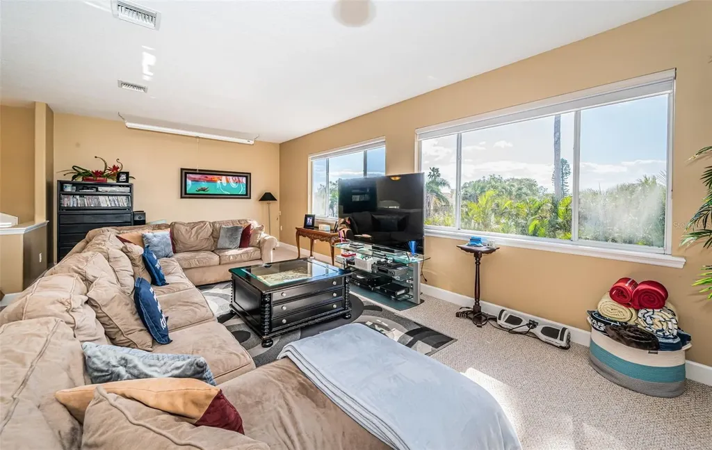 5944 Bay Drive S Gulfport FL 33707