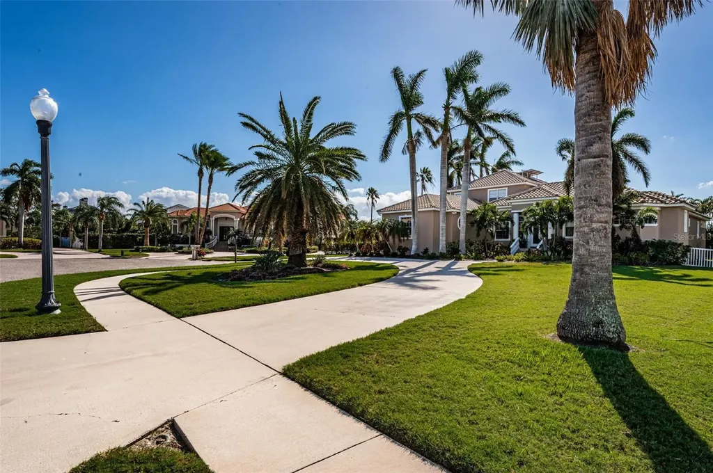 5944 Bay Drive S Gulfport FL 33707