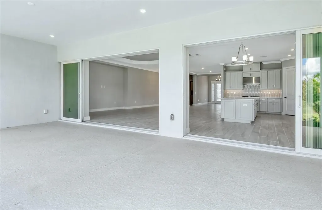 15625 San Lazzaro Avenue Bradenton FL 34211
