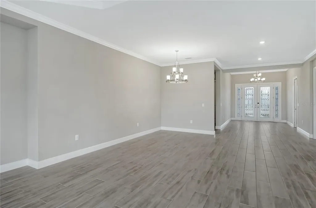 15625 San Lazzaro Avenue Bradenton FL 34211