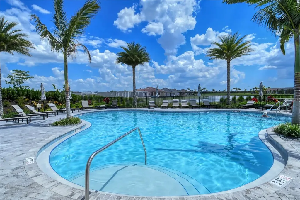 15625 San Lazzaro Avenue Bradenton FL 34211
