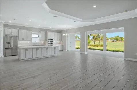 15625 San Lazzaro Avenue Bradenton FL 34211