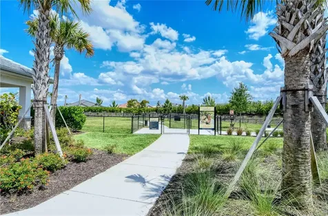 15625 San Lazzaro Avenue Bradenton FL 34211