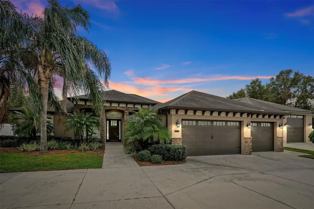 157 Sanford Avenue Debary FL 32713