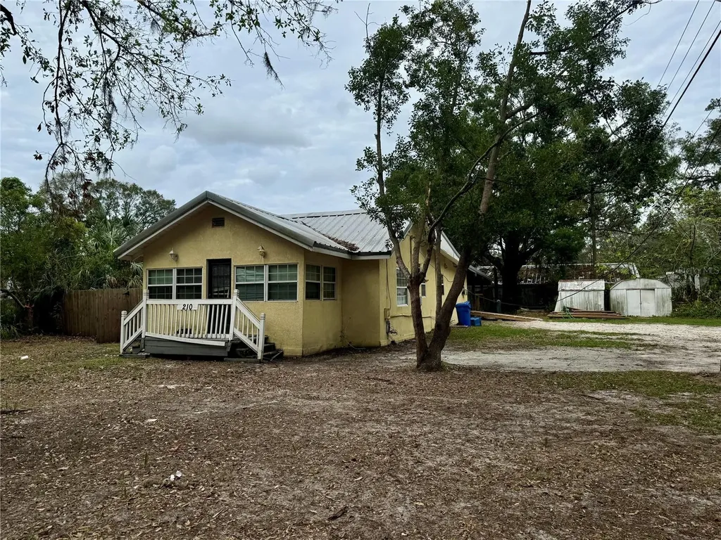 210 4th Avenue SE Ruskin FL 33570