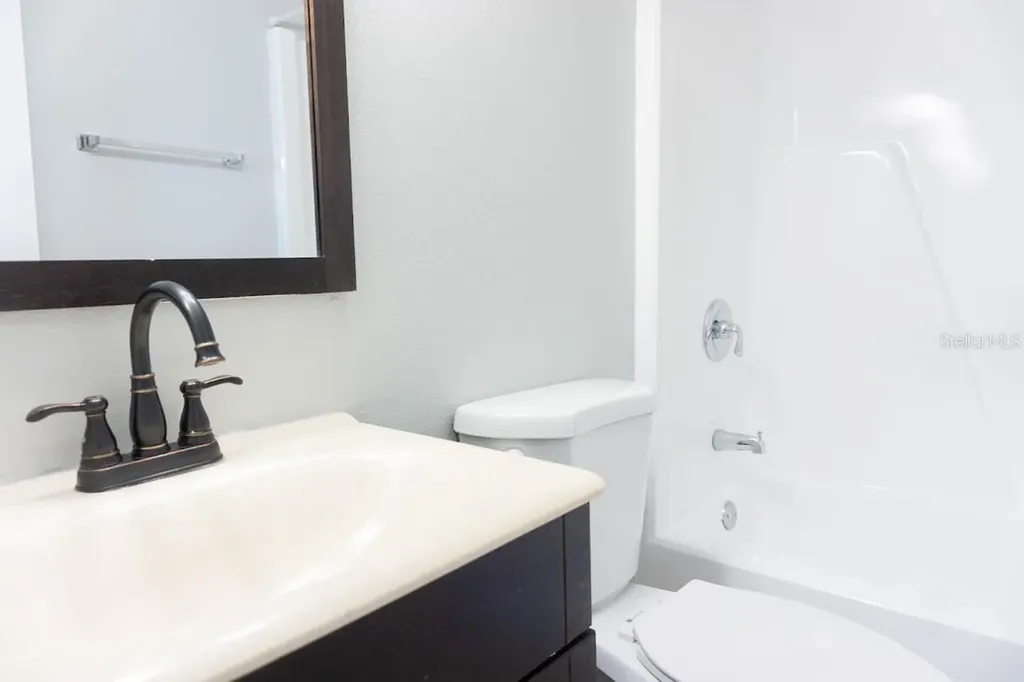 237 Thorn Tree Place Brandon FL 33510