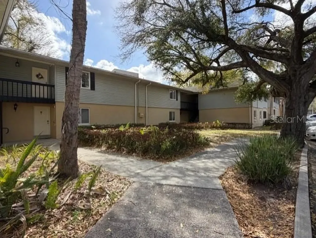 237 Thorn Tree Place Brandon FL 33510