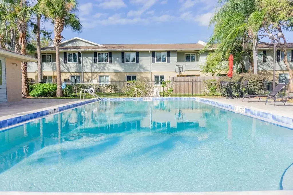237 Thorn Tree Place Brandon FL 33510
