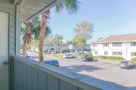 237 Thorn Tree Place Brandon FL 33510