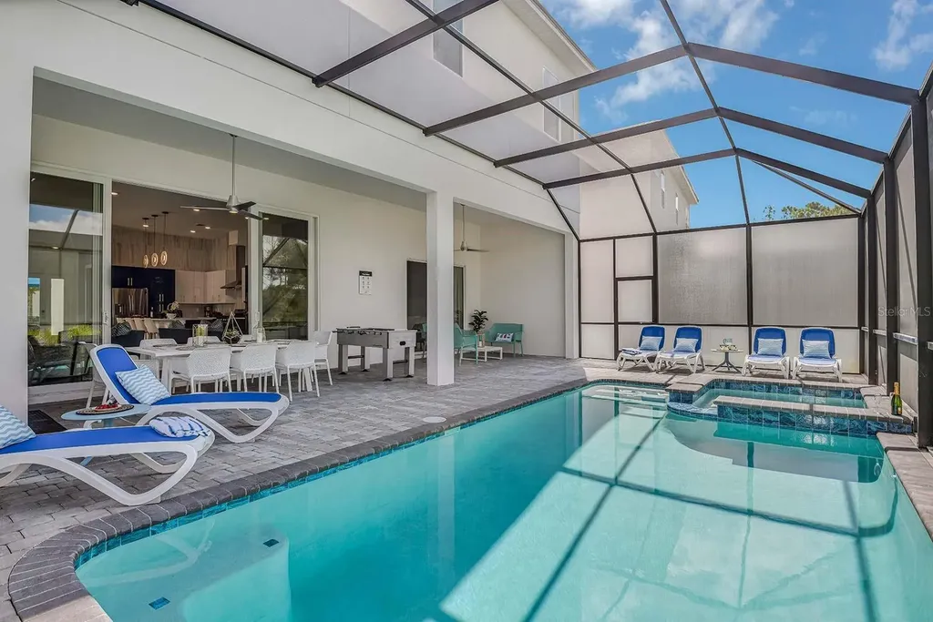 2133 Pine Oak Loop Davenport FL 33837