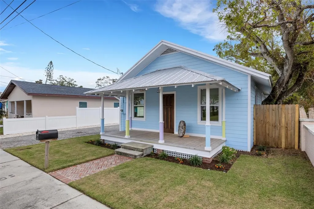 1305 11th Avenue W Bradenton FL 34205