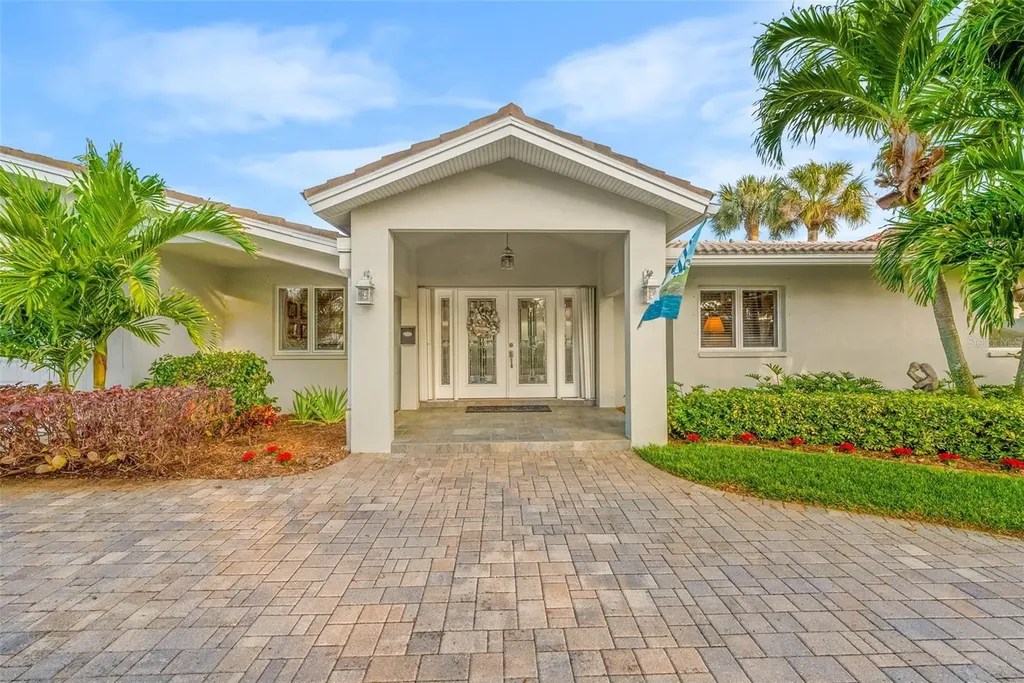 1920 Hawaii Avenue NE St Petersburg FL 33703