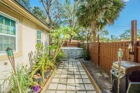4653 78th Lane N St Petersburg FL 33709