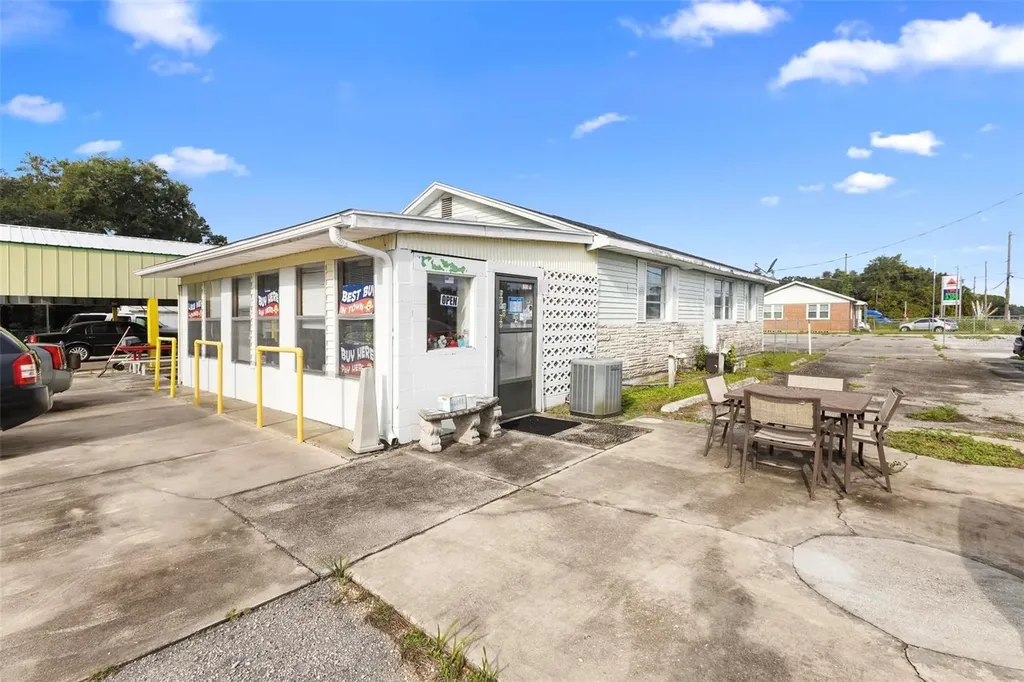 2490 N Woodland Boulevard Deland FL 32720