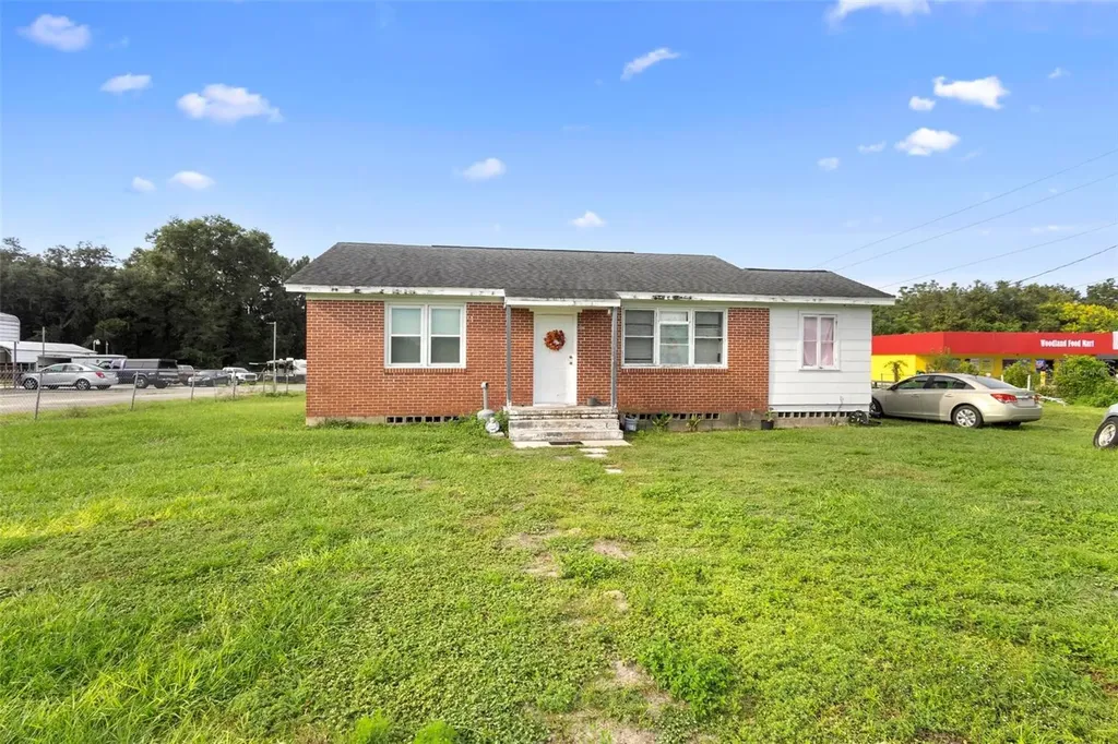 2490 N Woodland Boulevard Deland FL 32720