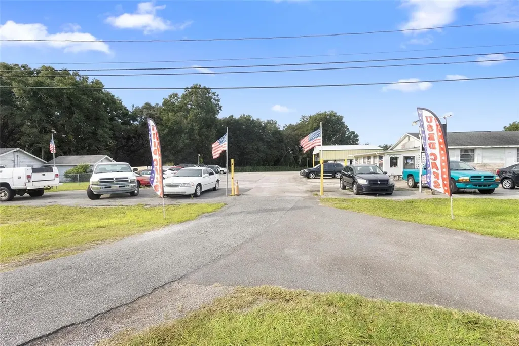 2490 N Woodland Boulevard Deland FL 32720
