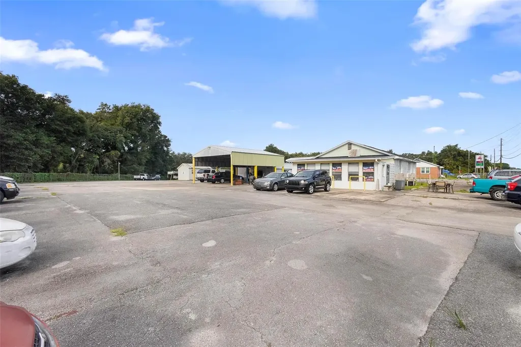 2490 N Woodland Boulevard Deland FL 32720