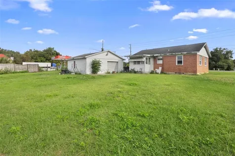 2490 N Woodland Boulevard Deland FL 32720