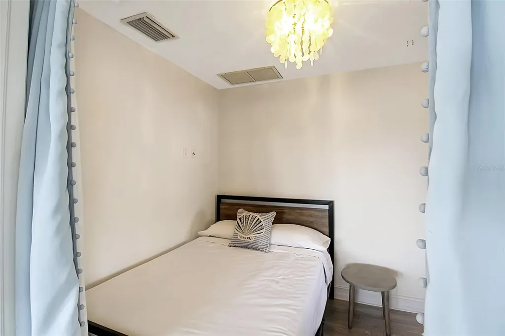 1315 Siesta Bayside Drive Sarasota FL 34242