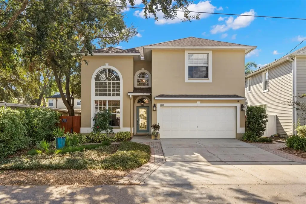 3220 W Oakellar Avenue Tampa FL 33611