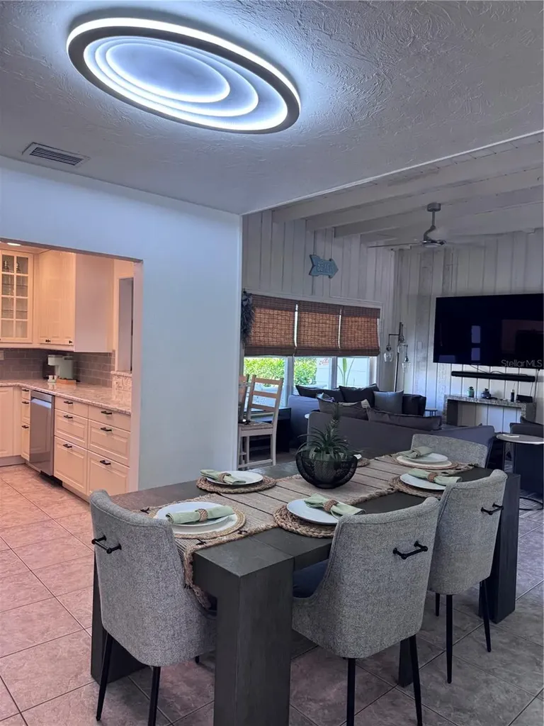 6304 Beechwood Avenue Sarasota FL 34231