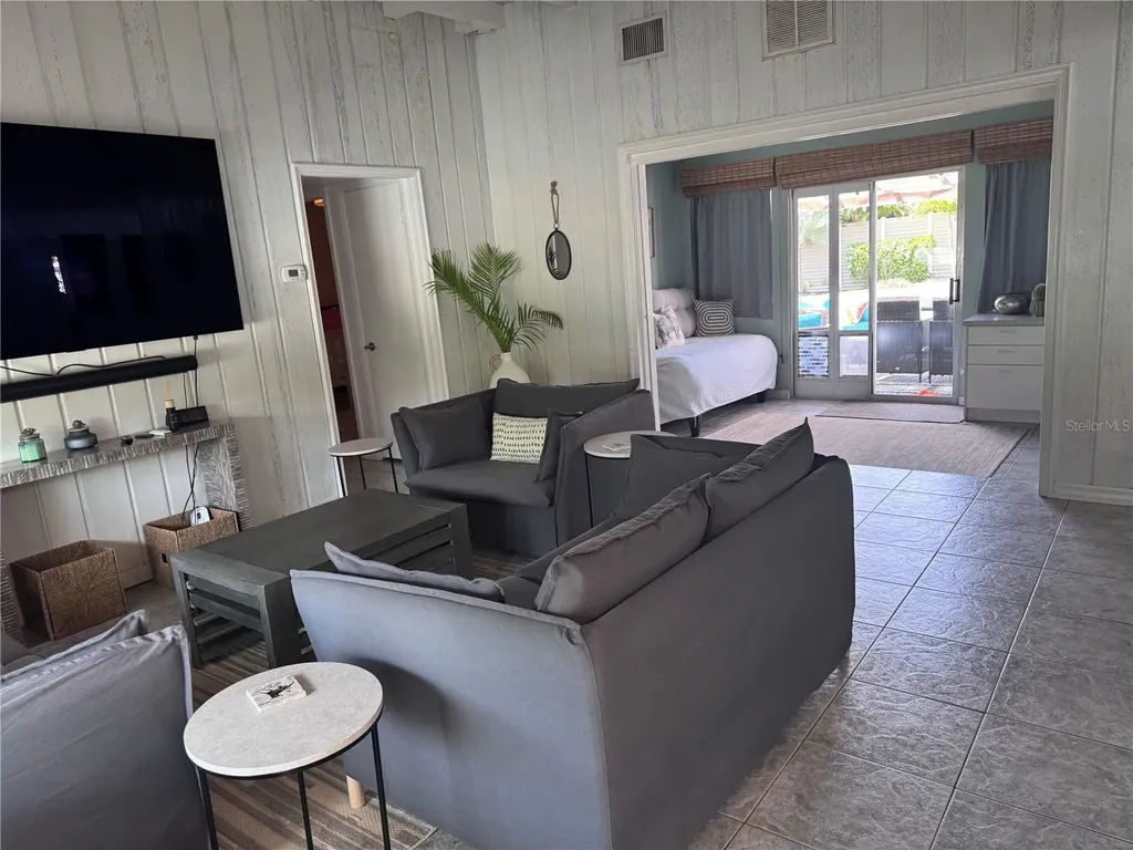 6304 Beechwood Avenue Sarasota FL 34231
