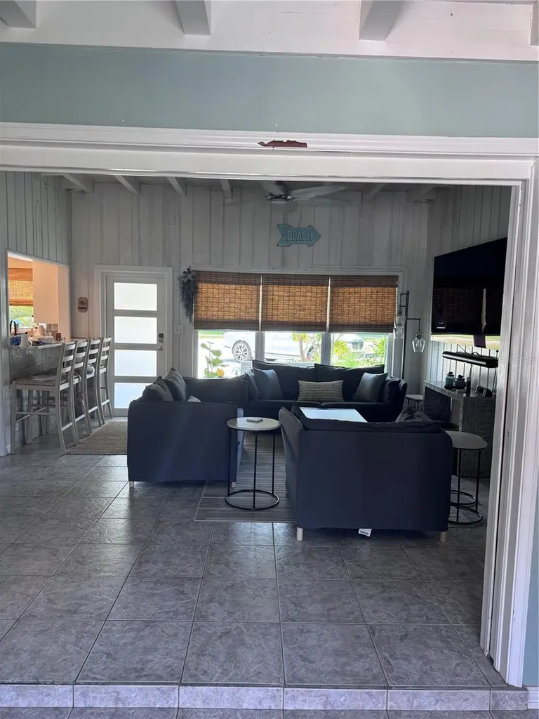 6304 Beechwood Avenue Sarasota FL 34231