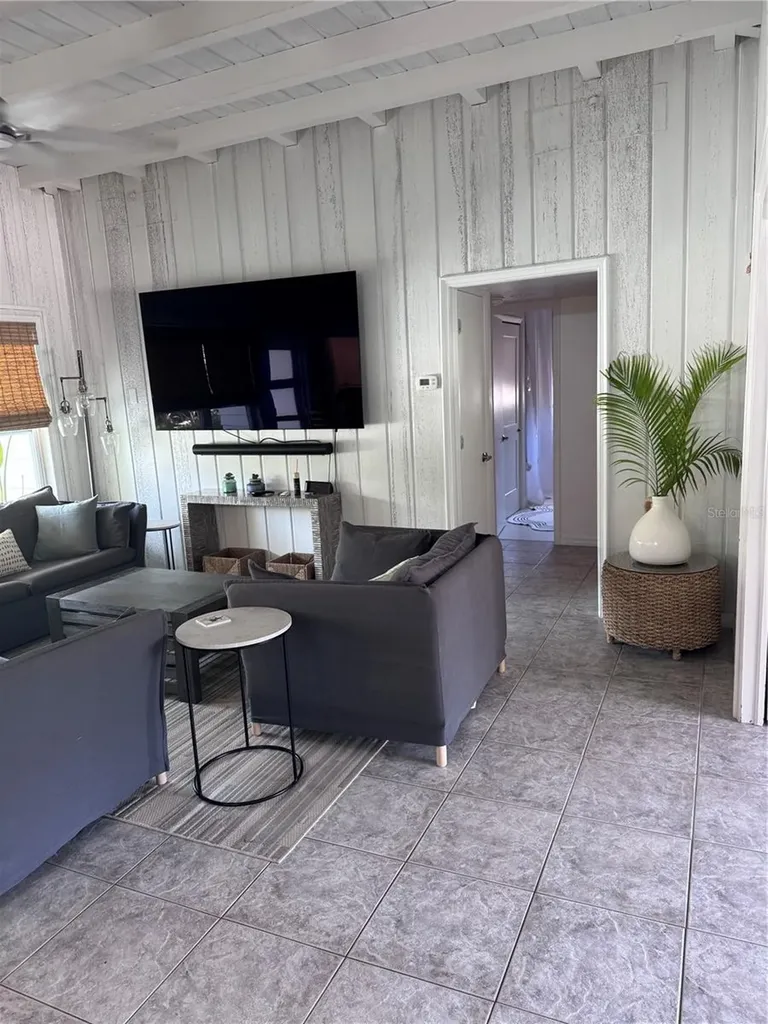 6304 Beechwood Avenue Sarasota FL 34231