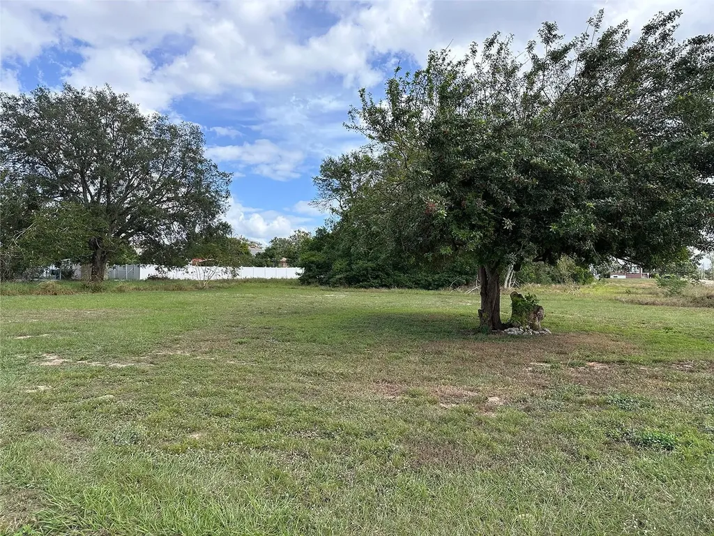 Gates Avenue W Haines City FL 33844