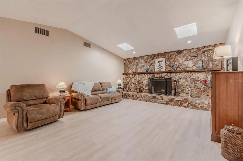 117 Hillcrest Drive Bradenton FL 34209