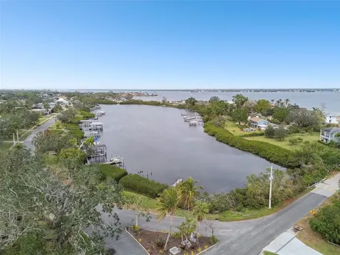 117 Hillcrest Drive Bradenton FL 34209
