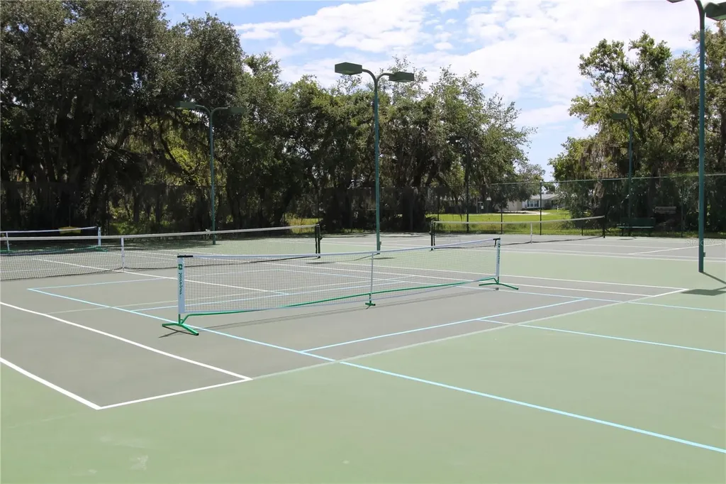 498 Sioux Boulevard Oak Hill FL 32759