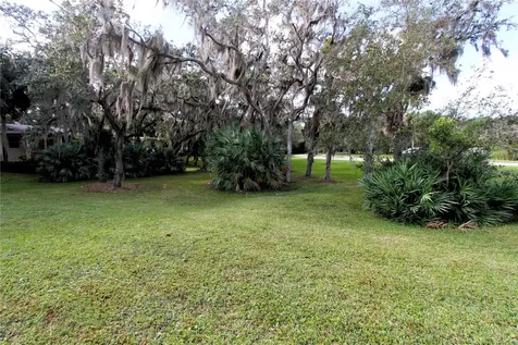 498 Sioux Boulevard Oak Hill FL 32759