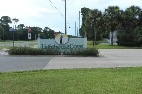 498 Sioux Boulevard Oak Hill FL 32759