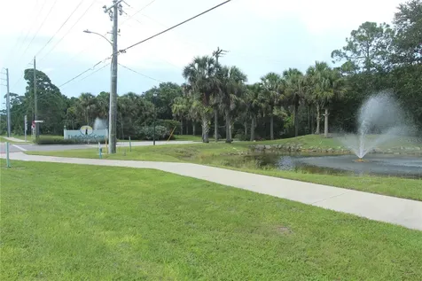 498 Sioux Boulevard Oak Hill FL 32759