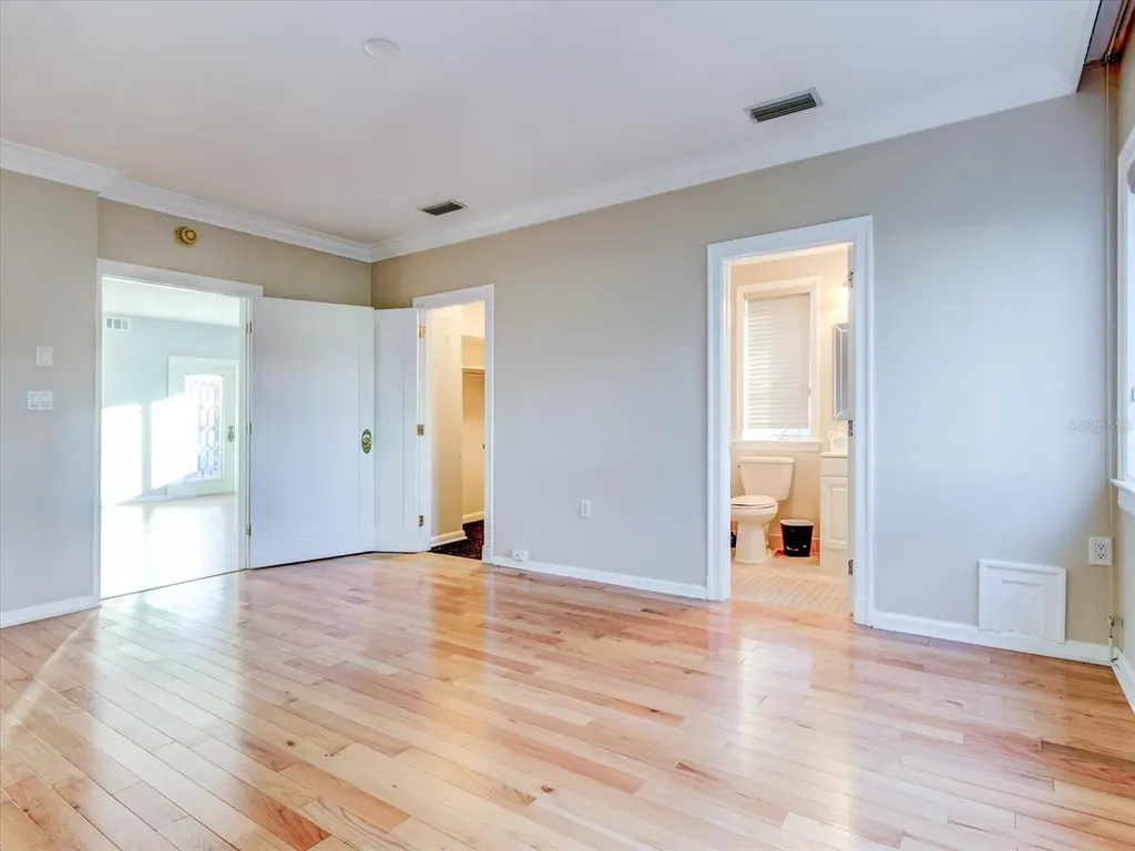 518 Riverside Drive Tarpon Springs FL 34689