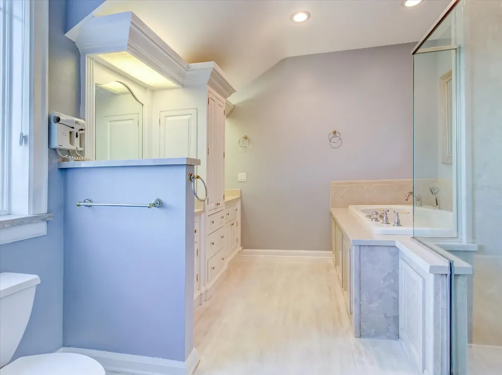 518 Riverside Drive Tarpon Springs FL 34689