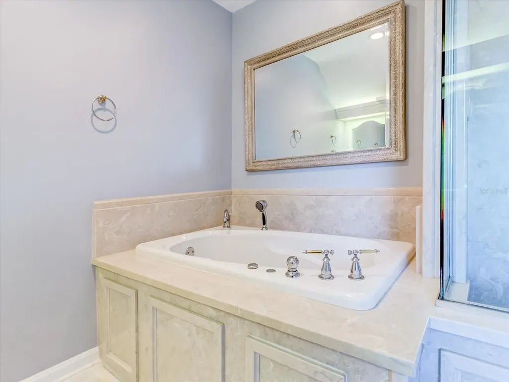 518 Riverside Drive Tarpon Springs FL 34689
