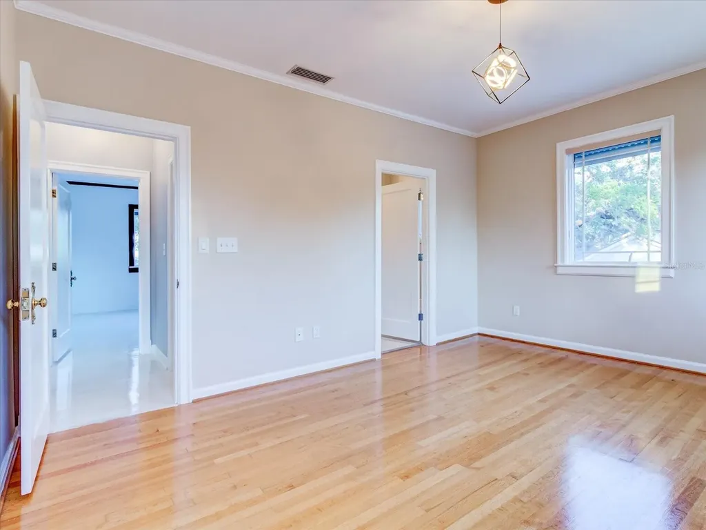 518 Riverside Drive Tarpon Springs FL 34689