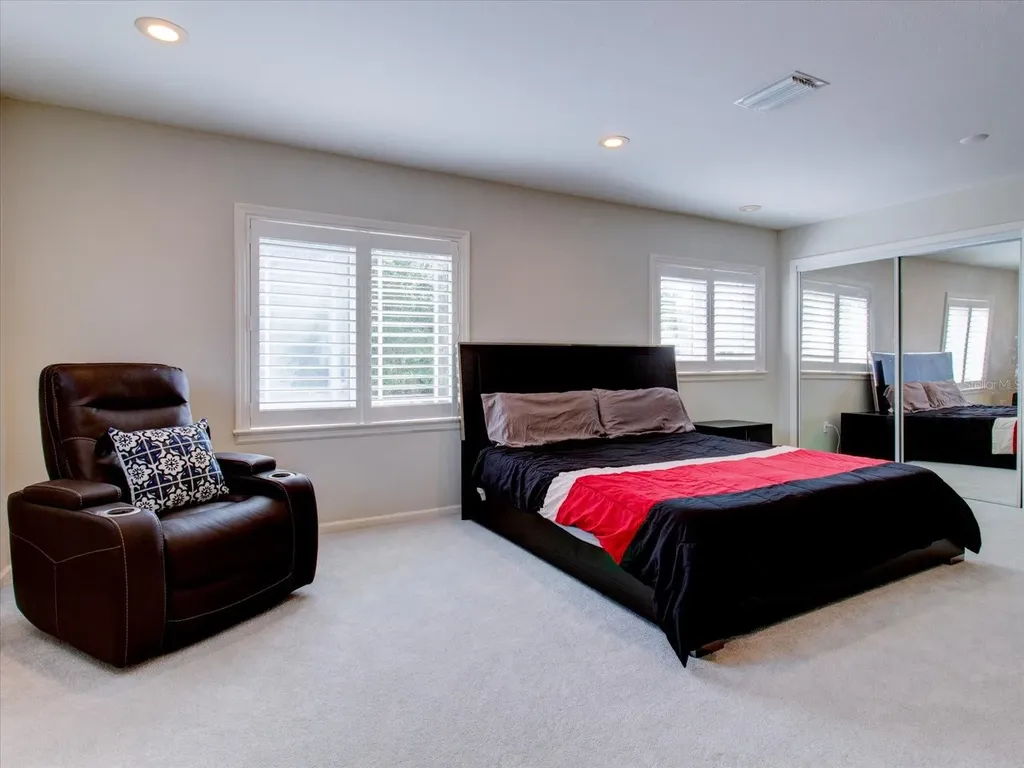 518 Riverside Drive Tarpon Springs FL 34689